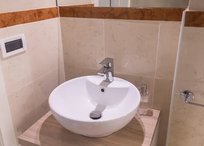 Bolognaroomscom - Santo Stefano *