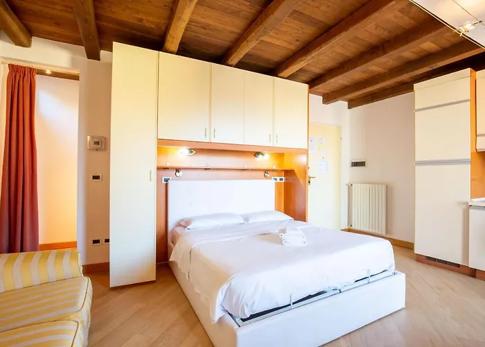 Bolognaroomscom - Santo Stefano * Bologne