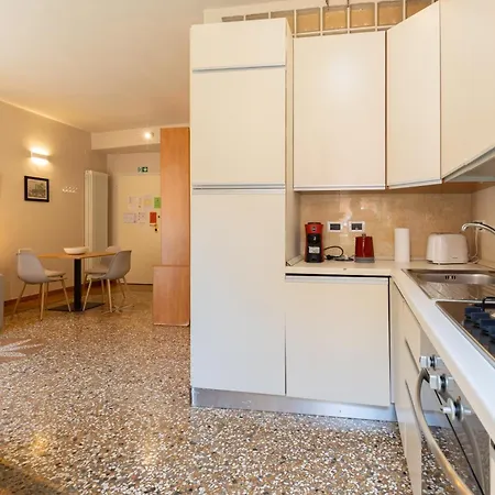 Bolognaroomscom - Santo Stefano
