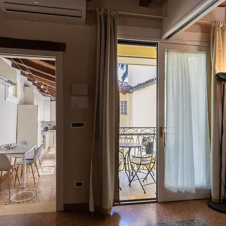 Bolognaroomscom - Santo Stefano *