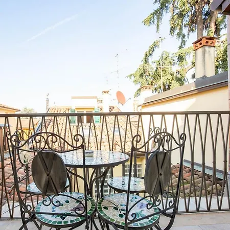 Bolognaroomscom - Santo Stefano * Boloňa